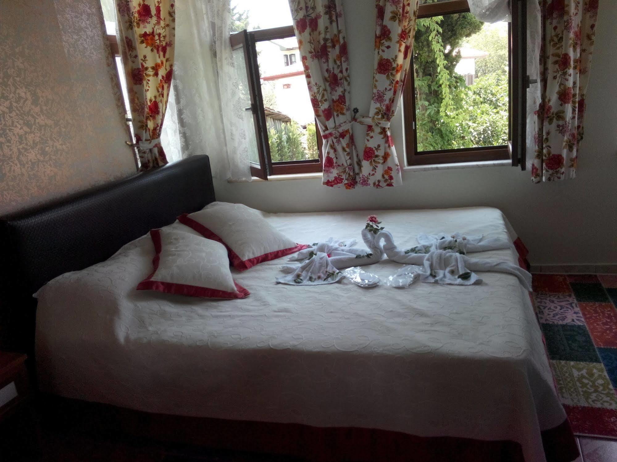 Konukzade Oldtown Apart 2*